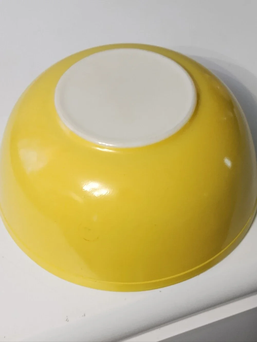 Vintage Pyrex 404 Yellow Mixing Bowl - Classic Ivory Interior